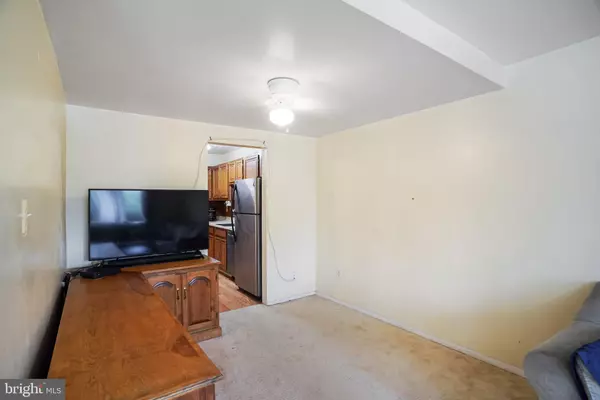 Herndon, VA 20170,1127 SHANNON PL