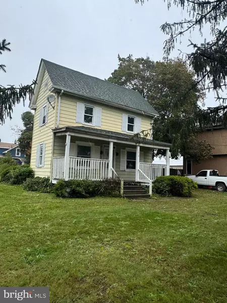 1012 E WALNUT RD, Vineland, NJ 08360