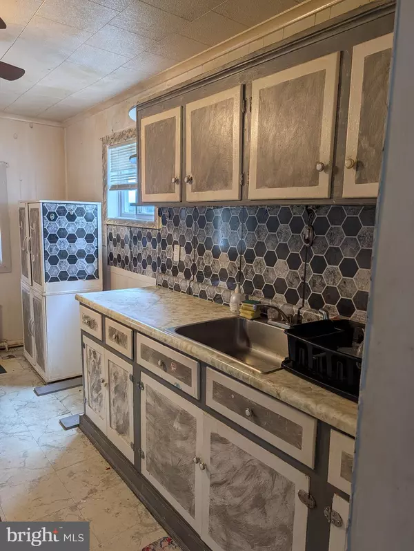 Saint Clair, PA 17970,249 CHESTNUT ST