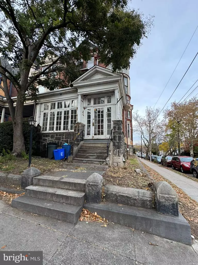 Philadelphia, PA 19104,4401 PINE ST