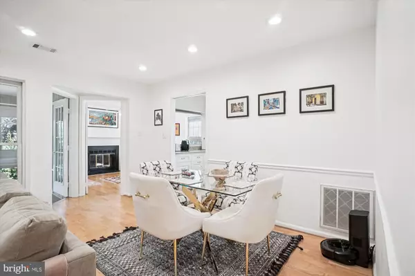 North Bethesda, MD 20852,10715 KINGS RIDING #301