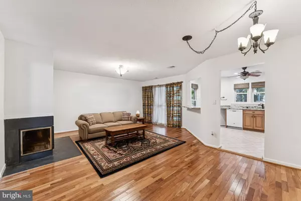 Falls Church, VA 22042,3152-B COVEWOOD CT