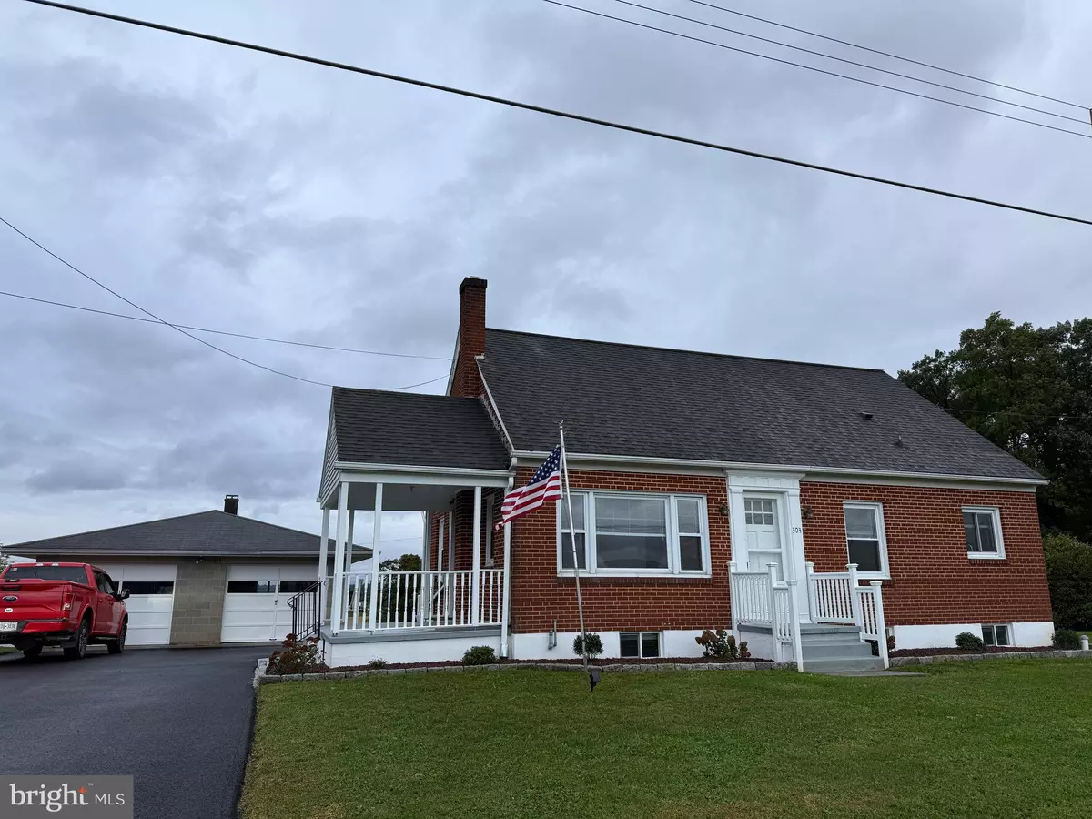 Fredericksburg, PA 17026,303 W MAIN ST