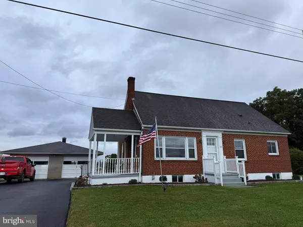 303 W MAIN ST, Fredericksburg, PA 17026