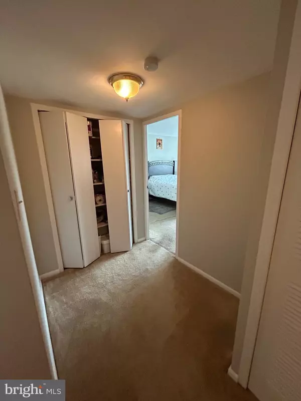Alexandria, VA 22312,5801 QUANTRELL AVE #509