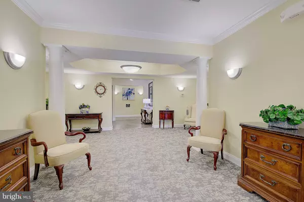 Odenton, MD 21113,8610 FLUTTERING LEAF TRL #208