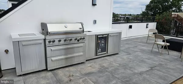 Washington, DC 20001,733 EUCLID ST NW #303