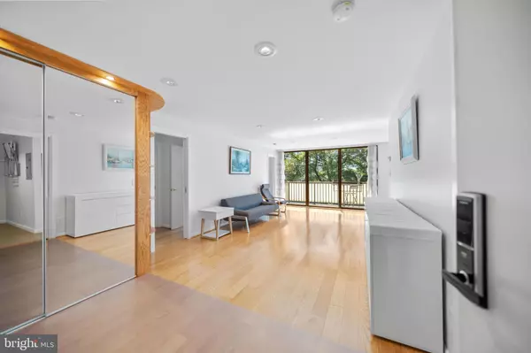 Arlington, VA 22209,1510 12TH ST N #303