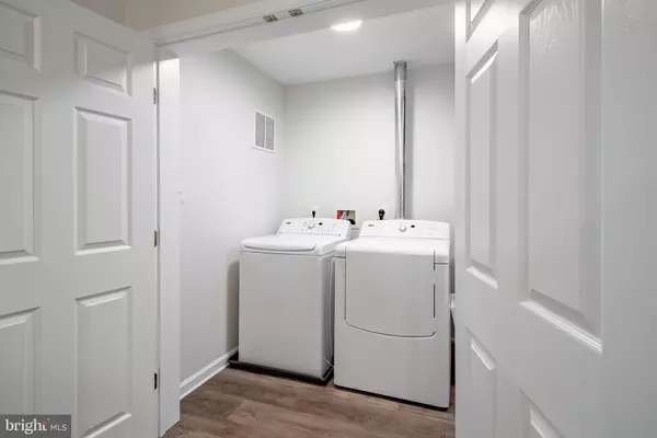 Chantilly, VA 20151,4627 DEERWATCH DR