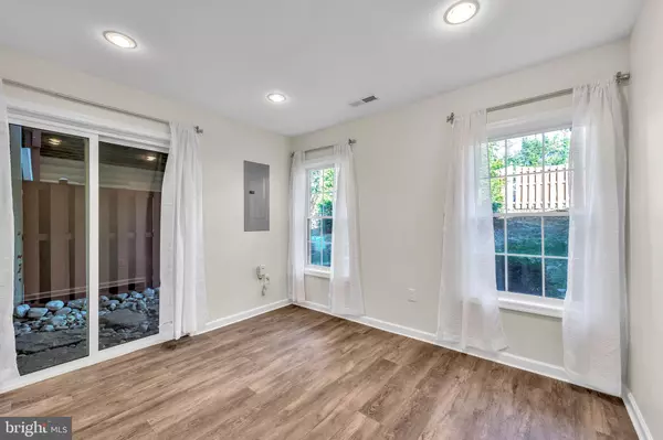 Chantilly, VA 20151,4627 DEERWATCH DR