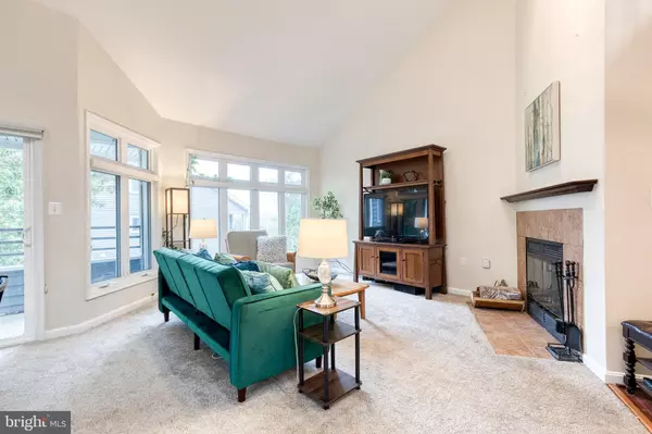 Annapolis, MD 21403,1115 LAKE HERON DR #3B