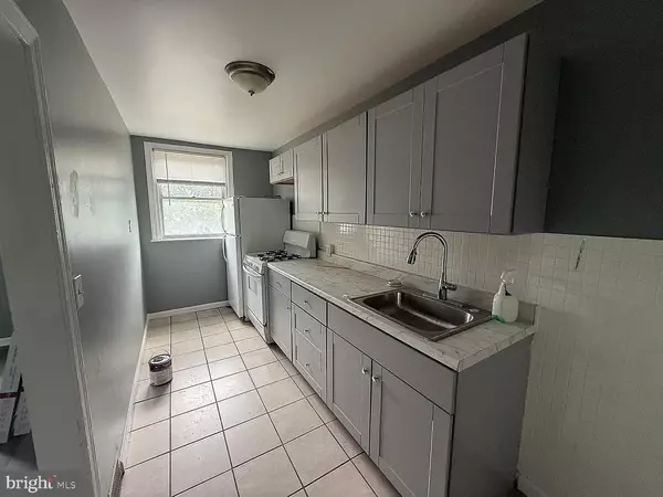 Philadelphia, PA 19141,1828 W ELEANOR ST