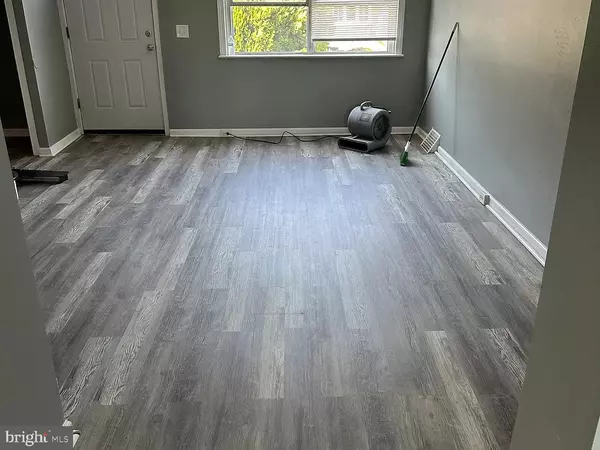 Philadelphia, PA 19141,1828 W ELEANOR ST