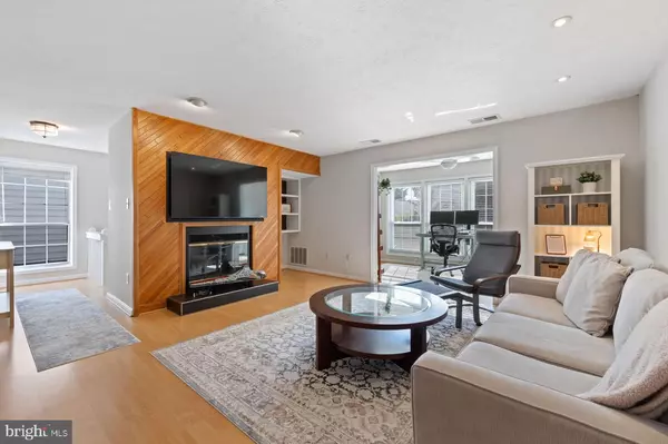 Oakton, VA 22124,10164 OAKTON TERRACE RD