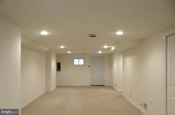 Silver Spring, MD 20901,121 WHITMOOR TER