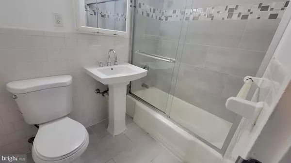 Alexandria, VA 22312,431 ARMISTEAD ST N #211