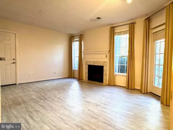 Ashburn, VA 20147,20301 BEECHWOOD TER #100