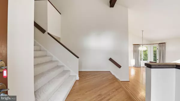 Vienna, VA 22182,1803 ABBEY GLEN CT