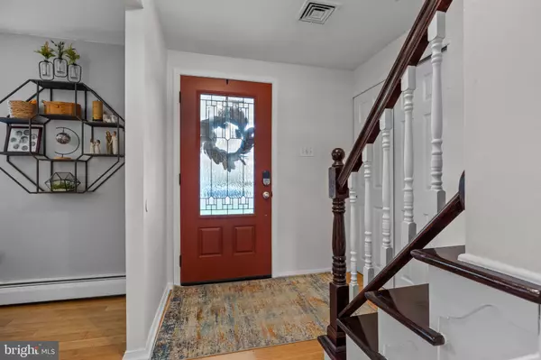 Yardley, PA 19067,6 PLYMOUTH LN