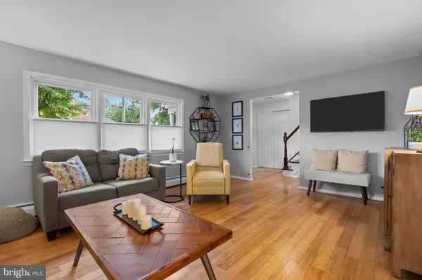 Yardley, PA 19067,6 PLYMOUTH LN