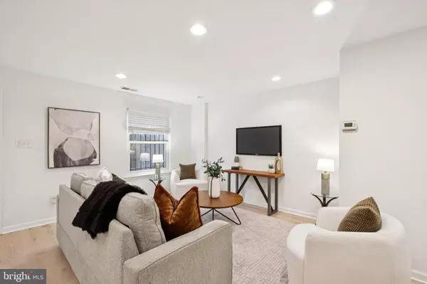 Philadelphia, PA 19146,1723 FITZWATER ST #B