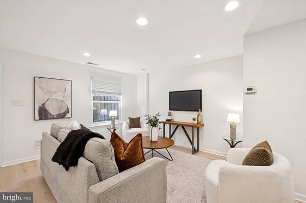 Philadelphia, PA 19146,1723 FITZWATER ST #B