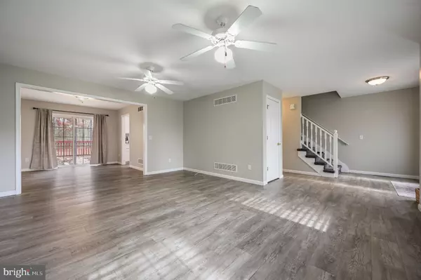 Dover, DE 19904,176 TALL TREE LN