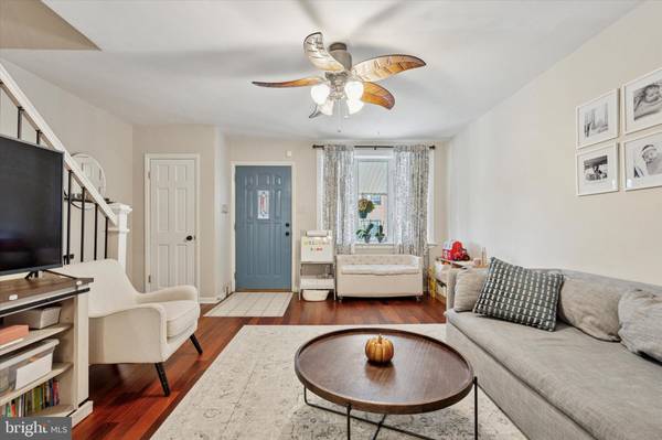 Philadelphia, PA 19128,416 HERMIT ST