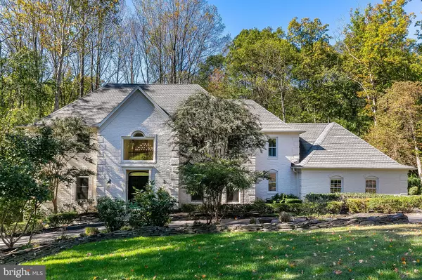 Oakton, VA 22124,2404 OAKMONT CT