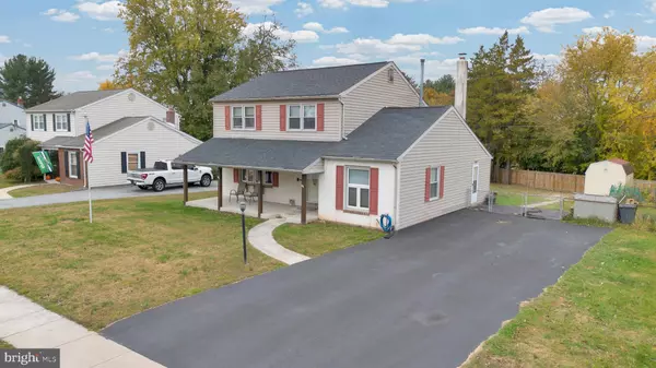 Aston, PA 19014,708 LAMP POST LN