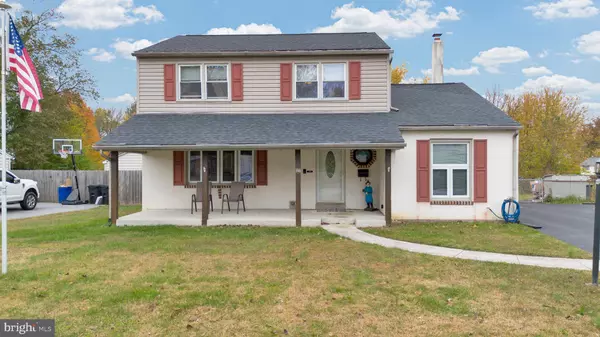 Aston, PA 19014,708 LAMP POST LN