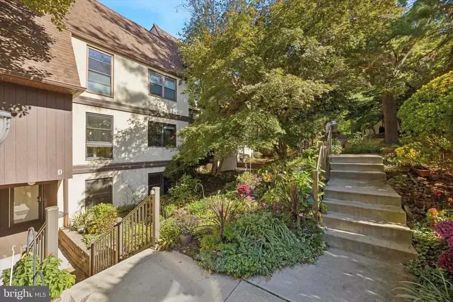 261 SHAWMONT AVE #D, Philadelphia, PA 19128