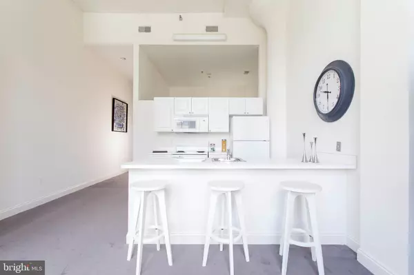 Philadelphia, PA 19103,2121-41 MARKET ST #202