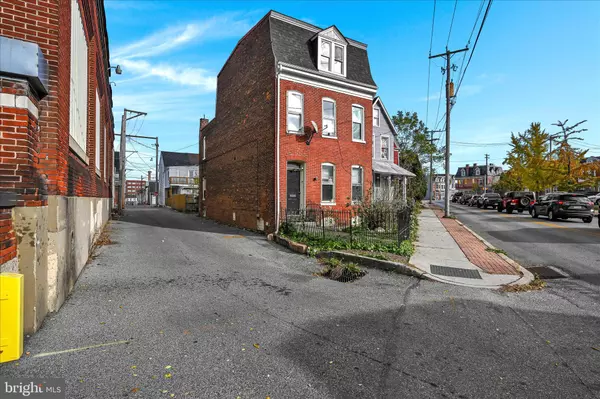 York, PA 17401,129 ROOSEVELT AVE