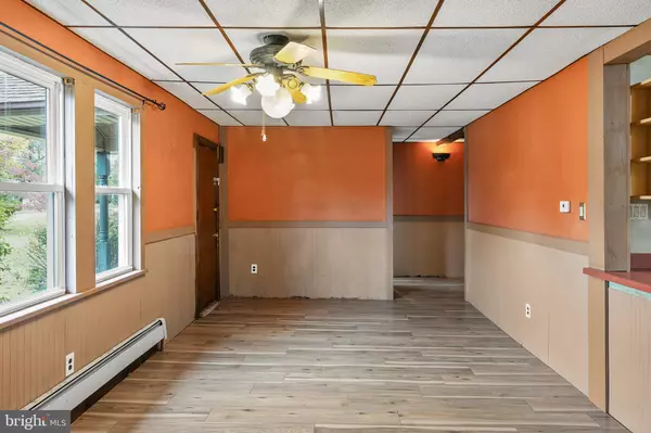 Vineland, NJ 08360,733 W FOREST GROVE RD