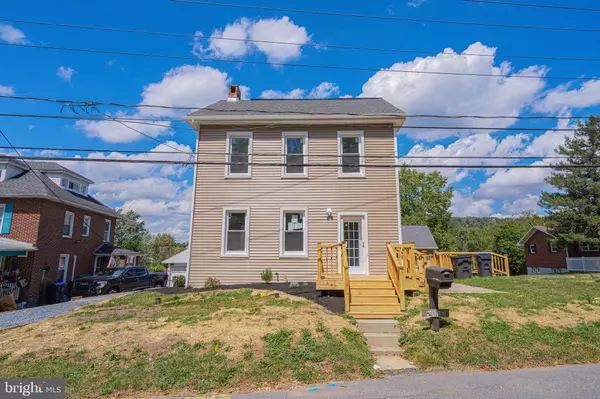 1113 E EMMAUS AVE, Allentown, PA 18103