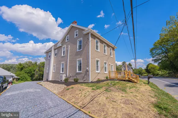 Allentown, PA 18103,1113 E EMMAUS AVE