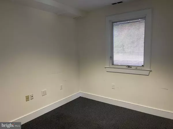 Langhorne, PA 19047,400 MIDDLETOWN BLVD