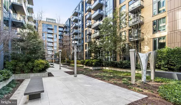 Bethesda, MD 20814,8300 WISCONSIN AVE #1B-1-447