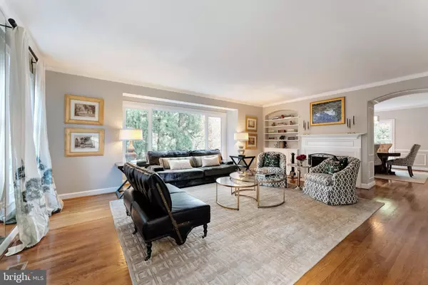 Mclean, VA 22101,706 BLUEBERRY HILL RD