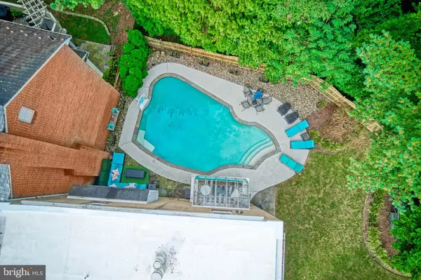 Mclean, VA 22101,706 BLUEBERRY HILL RD