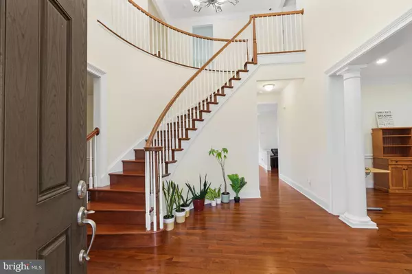 Somerville, NJ 08876,2 ECKLES DR