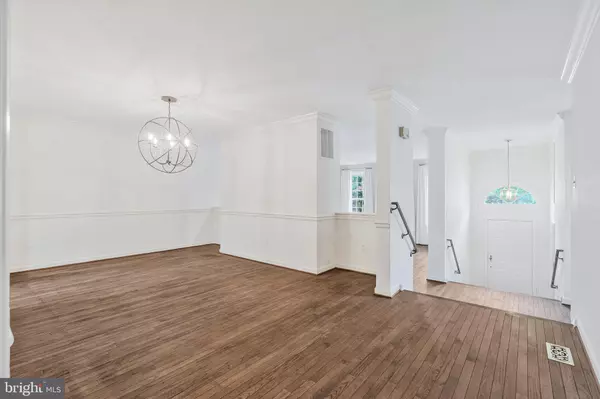 Mclean, VA 22101,1448 MCLEAN MEWS CT