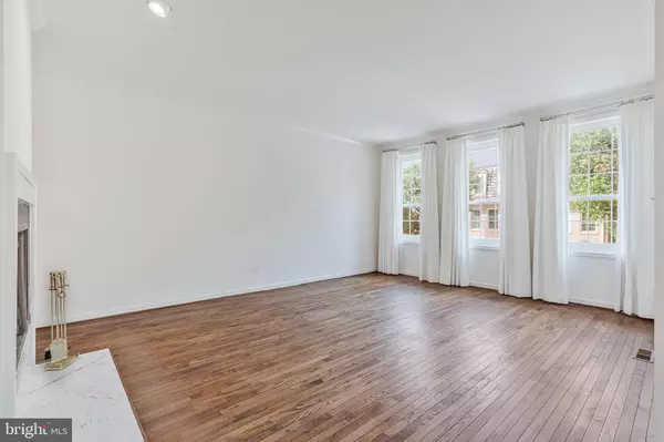 Mclean, VA 22101,1448 MCLEAN MEWS CT