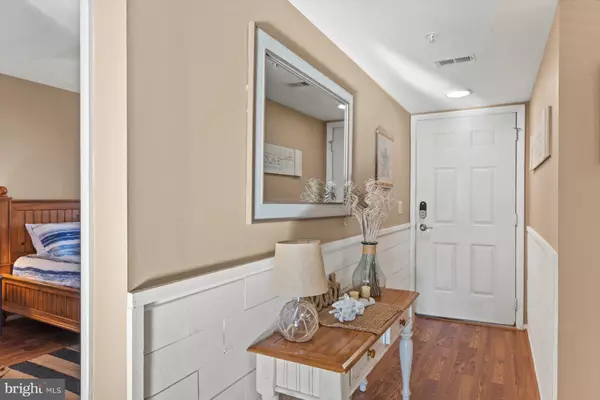 Ocean View, DE 19970,30380 CROWLEY DR #417