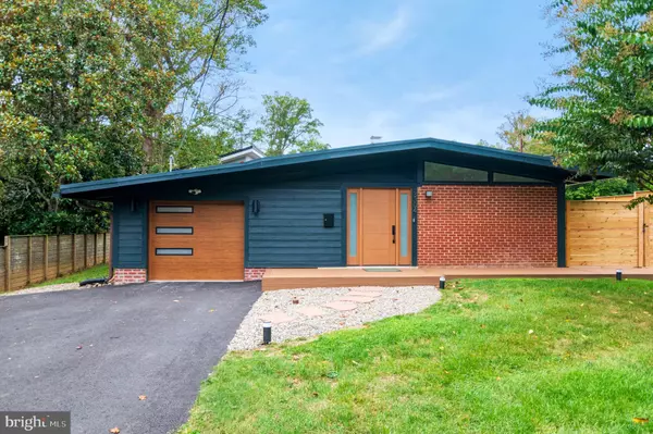 3304 BRANDY CT, Falls Church, VA 22042