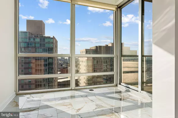 Philadelphia, PA 19123,901 N PENN ST #R2203