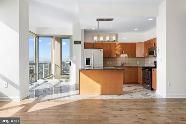 Philadelphia, PA 19123,901 N PENN ST #R2203