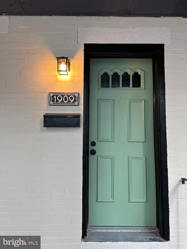 Philadelphia, PA 19145,1909 S HEMBERGER ST
