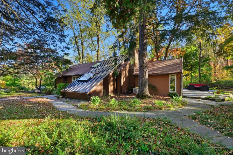 1895 AQUETONG RD, New Hope, PA 18938